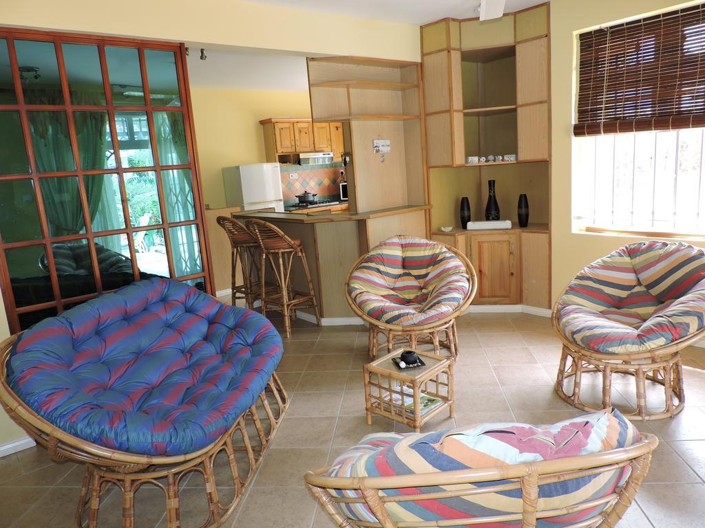 בלו ביי Villa Hibiscus מראה חיצוני תמונה